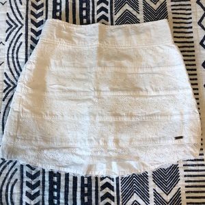 Xs sparkly white skirt with lace and sequins